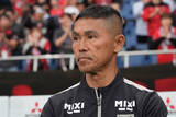 「開幕戦はホームで1-5の大敗……　前半で退場者出したFC東京指揮官が悔やんだ“2失点目”　「1人減ってからの失点が少し早すぎる」」の画像1
