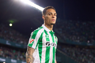 約束は裏切れない！　元マンUウインガーがビッグクラブの土壇場オファーを拒否「ベティスは幸せを意味する」