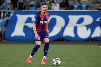 FC東京の新助っ人DFが浦和のエースを完封　スピード武器にSB起用にも応えるエンリケ