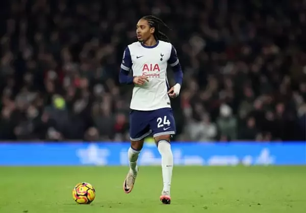 怪我人続出のトッテナムで存在感増すスペンス　イングランド代表入りも期待される24歳DFをポステコグルーが称賛 「彼はトップクラスの選手になれる」