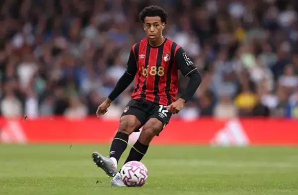 バレバ、E・アンダーソンらは高すぎる？　中盤の補強望むマンUのターゲットにボーンマスMFが急浮上か