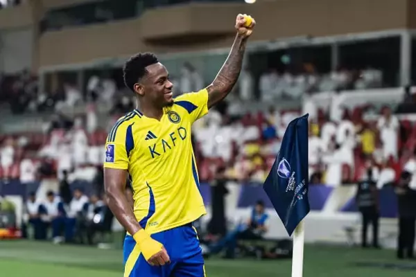 ロシア移籍早々に相手DFに怒り、首を掴んで引きずり倒すまさかの行動に　驚きのゼニト行き選んだデュランが上海ポートとの親善試合でいきなりトラブル