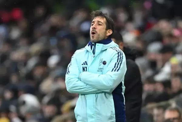 「シーズン後は億万長者」　首位アーセナル支えるセットプレイコーチの契約ボーナスが話題　アルテタ全幅信頼の44歳