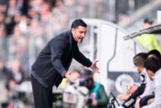 監督解任に踏み切ったフランクフルト　指揮官は「時間も準備も新戦力もなかった」と後悔