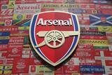「アーセナルサポーターはなぜ嘲笑の対象となったのか　英紙が辛辣批判「地球平面説信奉者レベル」「被害妄想に満ちた奇人たち」」の画像1