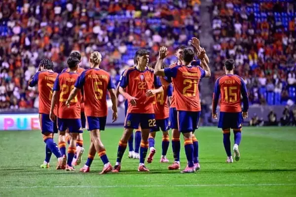 スペイン代表の堅守を支える“7人のGK”　無失点快進撃の裏にあるデ・ラ・フエンテ体制の真実
