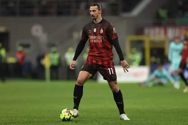 「元気ならまだ俺がベストだ」　ついに復帰した41歳イブラはポジション争いに挑む気満々