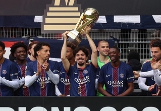 メッシ退団後のPSGはなぜ強い？　ピルロが語るルイス・エンリケの現代サッカー