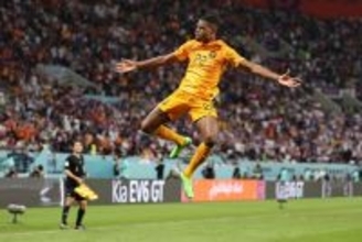 日本が警戒すべきオランダの大型右サイドバック　足首手術から復帰目指すダンフリースは「もちろんW杯にも出場する。心配は全くしていない」