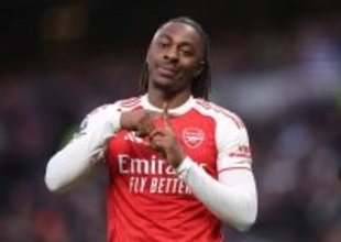 またしてもトッテナム戦で大仕事！　批判の声打ち消す2ゴールのエゼにアーセナル指揮官も満足　「成長し、適応しようと努力している」