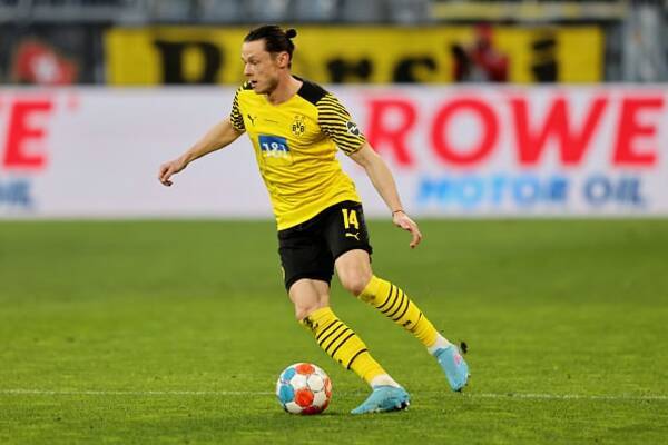 2年半前には大きな期待を背負って加入も ドルトムントで燻り続ける左sbの未来は 22年3月14日 エキサイトニュース