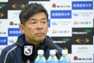 鬼木監督、鹿島就任1年目で9年ぶりのリーグタイトルをもたらす！　自身5度目Ｖ達成&2クラブをJ1制覇に導いた史上初の監督に 「9年間の悔しさみたいなものが一つになって今日の勝利になった」