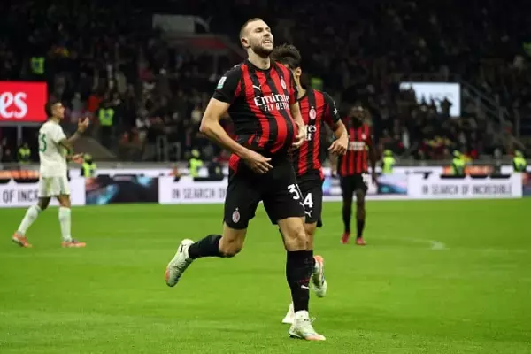 センターバックなのにガンガン攻撃へ出る194cmの巨人　ミランで意外な脅威になっているパブロビッチの攻撃参加「レオンが行くなら、君も行けと」