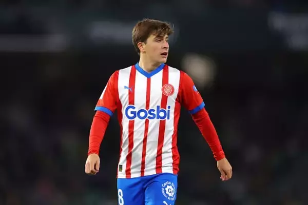 レンタル先でまさかのラ・リーガ優勝争い　バルサからジローナへ向かった若きMFの挑戦「来季は確実に地位を確立できると」