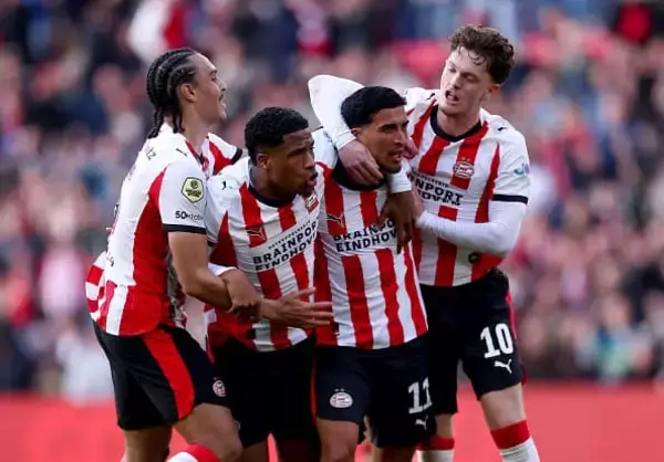 「PSVが独走優勝も、喜べないアヤックスの停滞　オランダ・エールディヴィジのレベルは落ちているのか」の画像