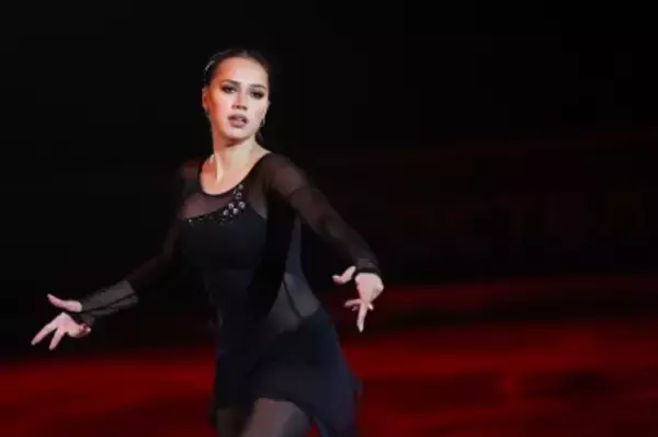 当時の面影残しつつ妖艶な笑顔を見せる女子フィギュア平昌五輪金メダリスト　SNSでへそ見せタンクトップ姿を公開　