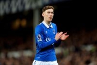 マンU、下部組織出身のエヴァートンMFを呼び戻しを画策？　本命よりも安価で獲得可能
