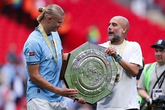 マンUエスコートキッズがペップに無邪気な要求「イングランド代表の監督になってW杯優勝させて！」