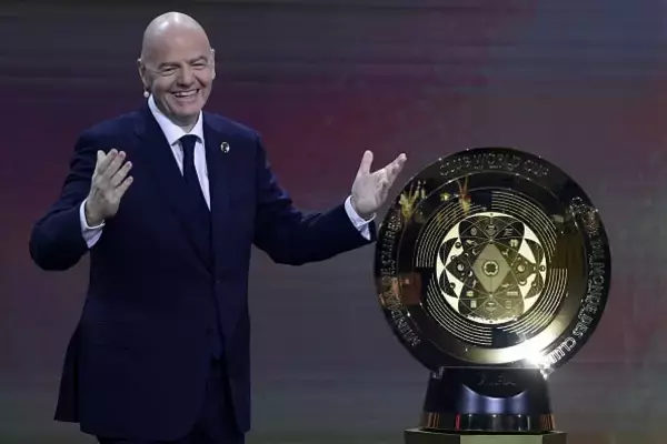 「全面支持」を強調……FIFA幹部がインファンティーノ会長続投を後押し　W杯“売却構想”撤回で揺れる組織の結束アピール