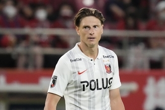 リンセンとユンカーの2トップに希望の光？　攻撃の迫力増した浦和の助っ人の共演にさらなる期待