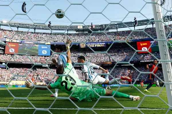 シメオネかモリーナか　ワールドカップ準優勝国アルゼンチンで戦犯探しが激化