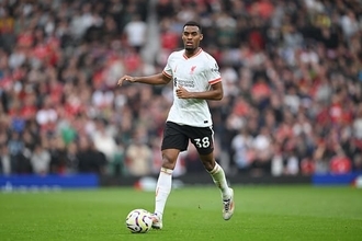 グラフェンベルフはパトリック・ヴィエラのよう？　スロット・リヴァプールの核となった22歳をレジェンドが称賛　