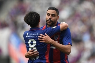 FC東京のストライカーが新潟戦で決勝点　ゴールを決め切ったオリヴェイラの強烈な一発