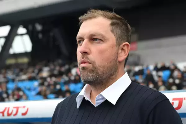 FC東京を救えるか　選手たちの前で熱弁するクラモフスキー新監督の姿が話題