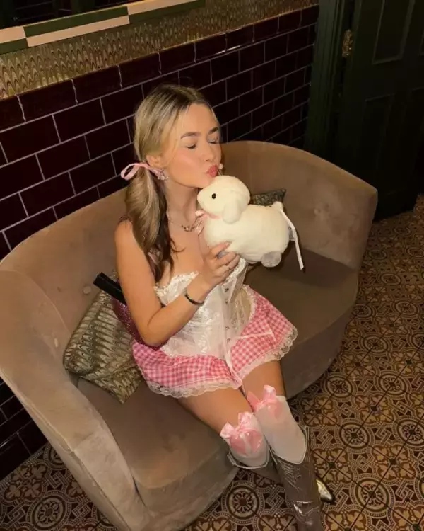 「サッカーを見るためだけに私とデートしようとする」　スタジアムを上から見下ろせるアパートに住む女性の苦悩