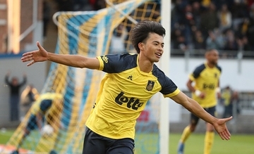 三笘薫の“仕掛け”はプレミアでも通用するのか　ベルギーで8ゴール4アシストの実力を試すとき