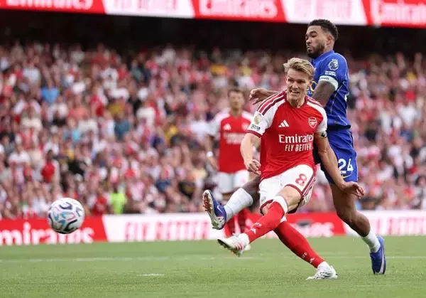 アーセナル、チェルシーとのロンドンダービー制し開幕3連勝！　好調のハヴァーツ＆ウーデゴー弾で鮮やか逆転勝利