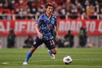 遠藤航を中盤の底に固定する必要はない？　日本代表が採用するアンカーの役割と新たな適任者