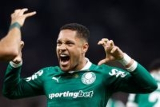 バルセロナを離れてブラジルへ戻ったのは大正解だった　パルメイラスで復活した若きブラジル人ストライカーの市場価値は“8500万ユーロ”に