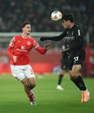 昨季までドイツの“6部”にいた大型FWがマインツで掴んだチャンス　6部では30戦50ゴールと大爆発した点取り屋