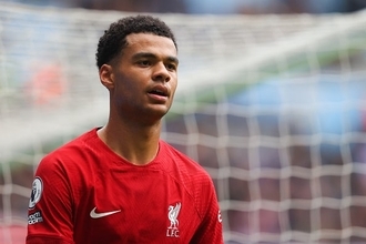 「ユナイテッドに行くように説得した」のは嘘？　ガクポの移籍騒動でファン・ニステルローイ監督が否定したニュースとは