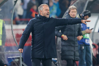 フェランのハットトリックもあり首位キープのバルサ　ヤマルのトップ下起用にフリック「スタッフと話し合い、彼に尋ねた」