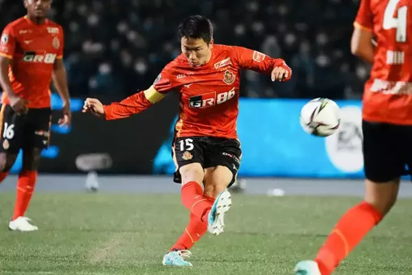 デュエルで強さを見せた稲垣祥　献身性と強度で名古屋の中盤を支えるMF