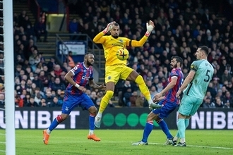 スペイン代表入りも遠のきそうなブライトン守護神の痛恨のミス　R・サンチェスのファンブルは新指揮官の目にどう映る