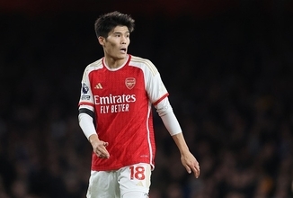 日本代表MF冨安健洋、元バルセロナのウムティティら　英紙は市場が閉まった今でも獲得できる無所属イレブンを選出