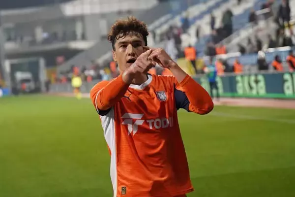 ローマからトルコにレンタル移籍してリーグ得点ランク首位に　ウズベキスタンの絶対的エースが2026W杯へ躍動中