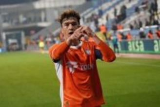 ローマからトルコにレンタル移籍してリーグ得点ランク首位に　ウズベキスタンの絶対的エースが2026W杯へ躍動中