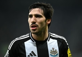 ニューカッスルは欠かせぬ存在となったイタリア代表MFの流出阻止へ　セリエA復帰の噂が絶えないトナーリに新契約を準備か