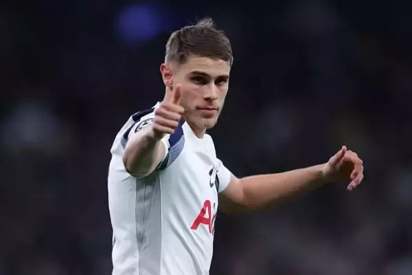 「メッシがセンターバックに変身したかのよう」「世界を揺るがすゴール」「まるでソンのようなゴール」　トッテナムDFファン・デ・フェンが見せた“圧巻ドリブル弾”に称賛の声集まる