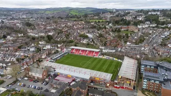 バルサファン盛大な勘違い!?　別スタジアム訪問のファンに3部クラブが“神対応”