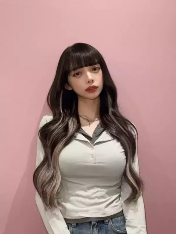 「うわすげ小園羨まし」「なんでそんなスタイル神なの」　広島・小園を支えるモデル妻・渡辺リサが最新ショット披露　圧巻スタイルに反響