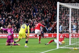 「いつも他人のせいにする」とトッテナムGKに激しい非難　不用意なパスで失点の原因に