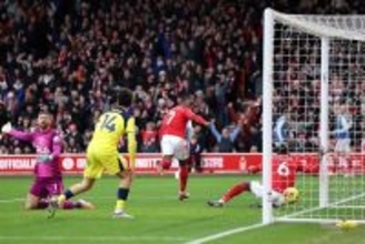 「いつも他人のせいにする」とトッテナムGKに激しい非難　不用意なパスで失点の原因に