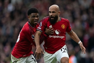 アーセナル追うマンCは痛恨の敗戦！　帰ってきたエンベウモ&ドルグ弾でキャリック新体制のマンUがマンチェスター・ダービーを制す