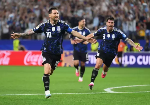 ［W杯マッチ70］途中出場メッシが芸術的FK弾で驚異の“W杯7試合連続ゴール”　アルゼンチンがヨルダンに3発快勝でグループ3連勝！