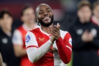 グリーリッシュに続き、ファン・ペルシーも怒り　フェイエノールトデビュー戦後に「まるで氷の上のバンビのよう」なんて声もあったスターリングへの批判を一蹴　「まったく何も理解していない」